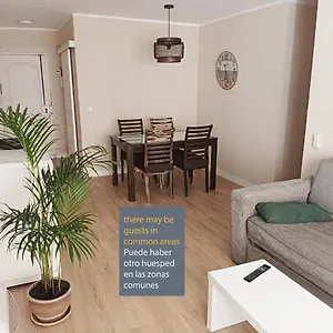 En Compartido Delicias Cerca Del Mar, Aeropuerto, Ave Y Metro Homestay